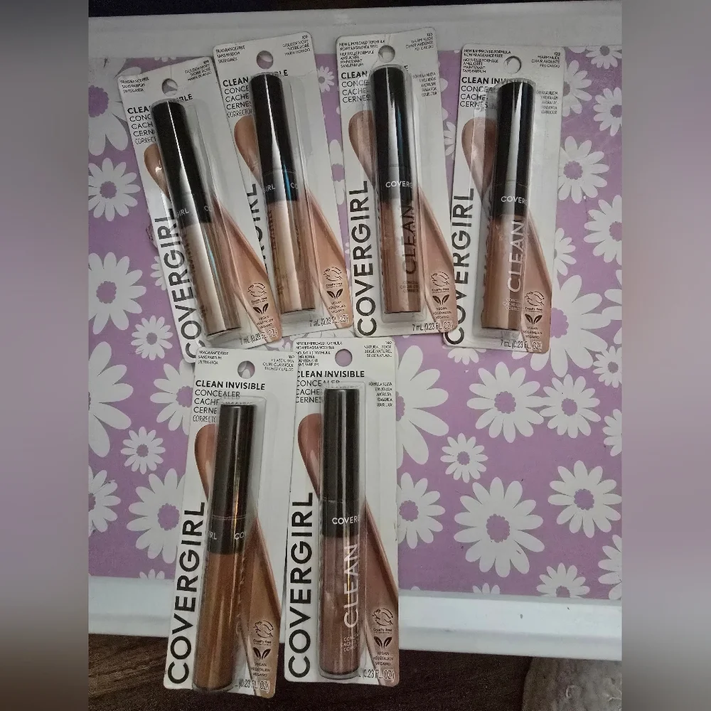 COVERGIRL Clean Invisible Concealer - Picture 1 of 4